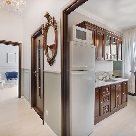 Moonlight Central Apartments Орадеа Екстериор снимка